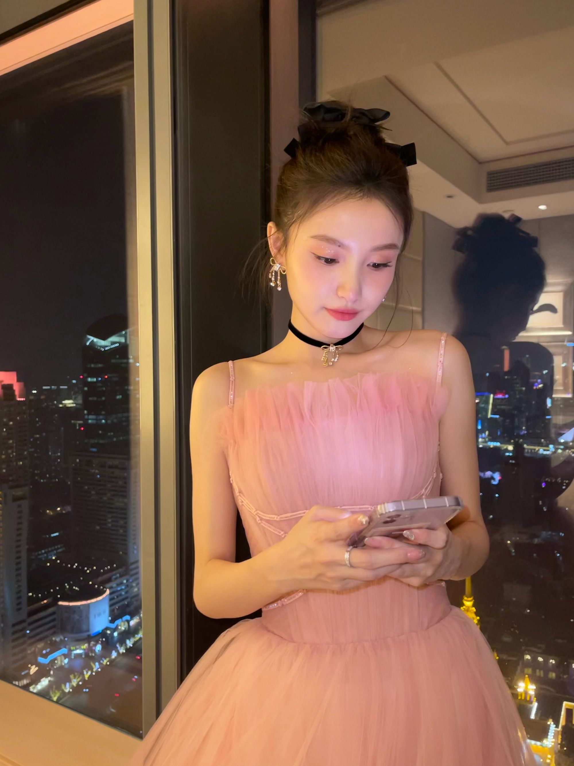 有美人尖下巴的明星,下巴不尖但很平的明星