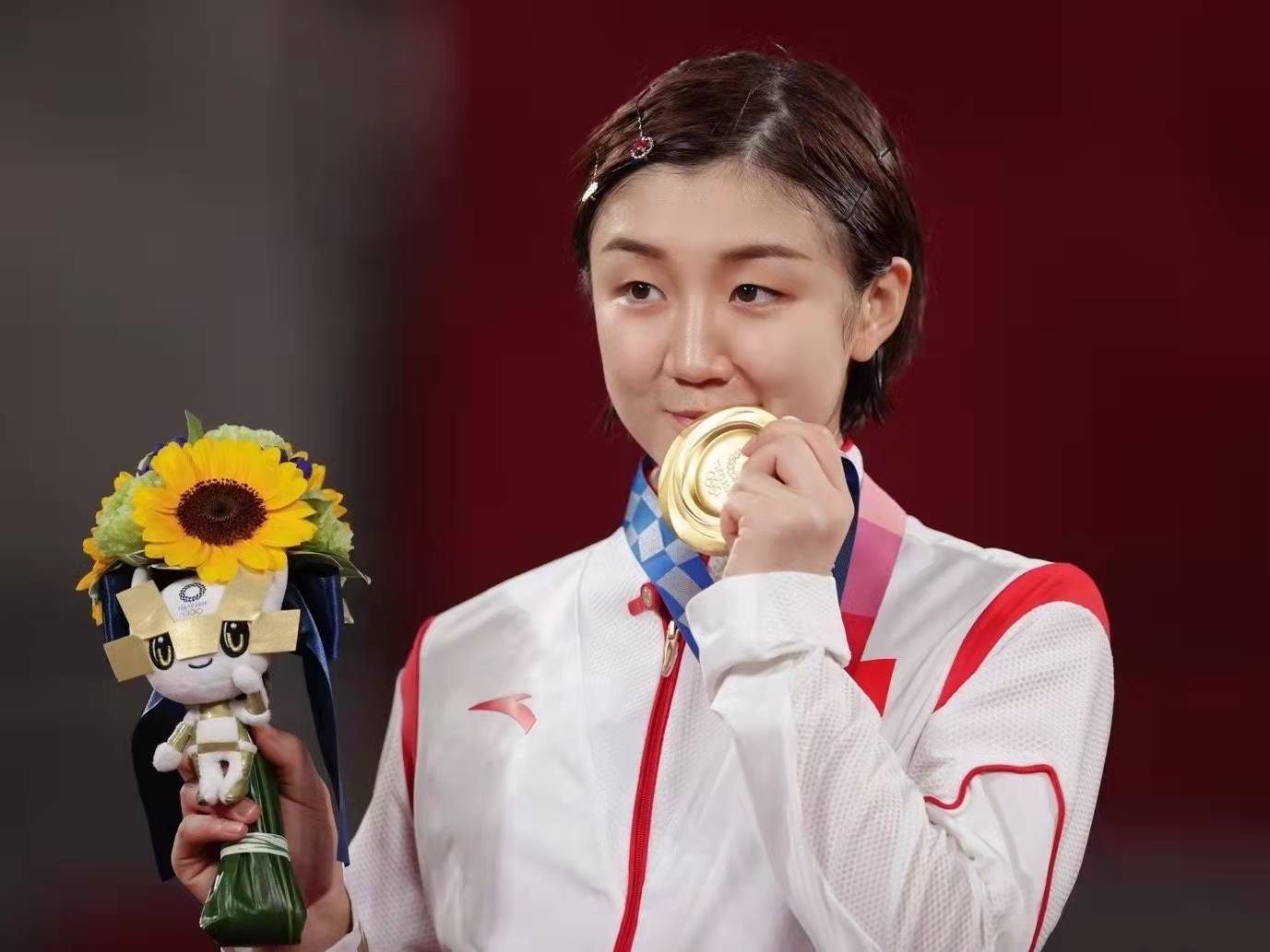 2022山东春晚再出新招，利用潍坊剪纸公布嘉宾阵容