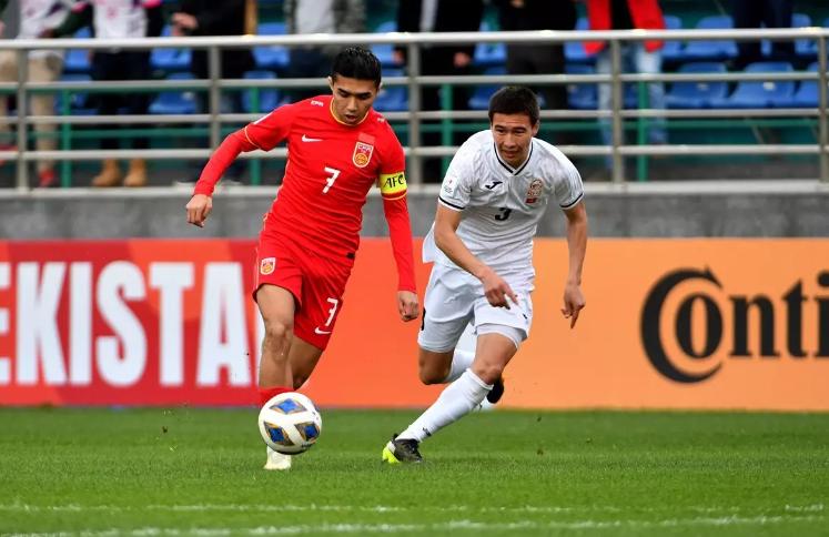 艾菲尔丁踢沙特助攻,艾菲尔丁与沙特对抗