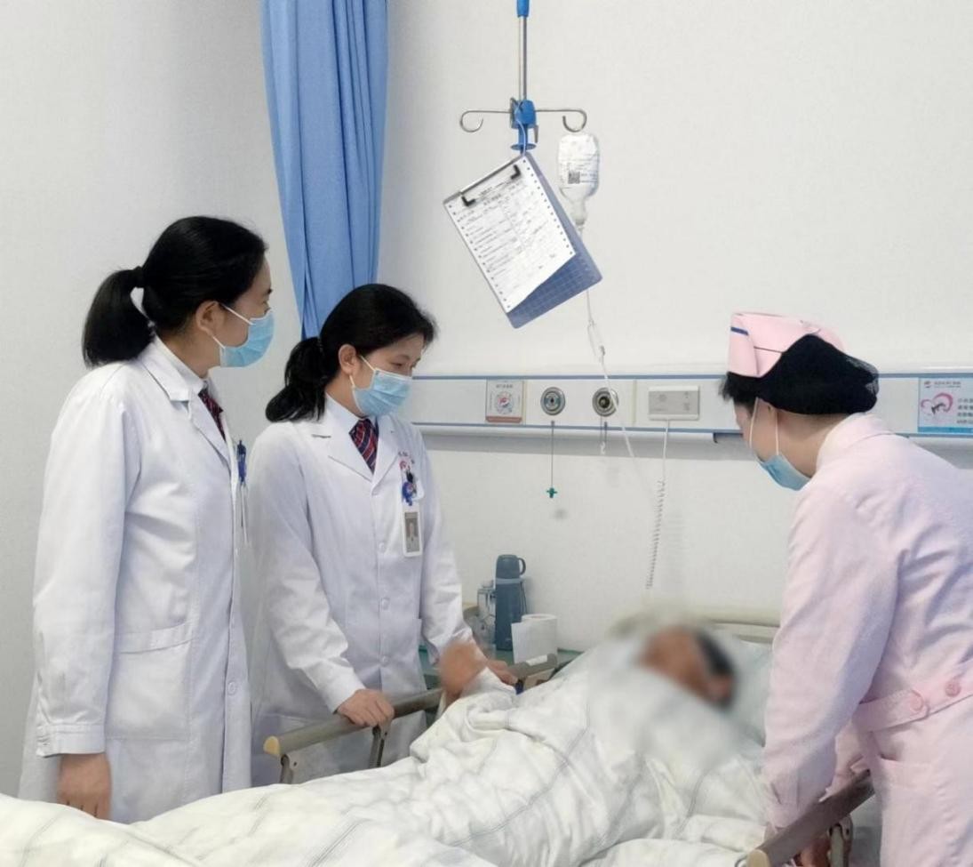 肿物脱出一晚未消,肿物脱出不能回纳