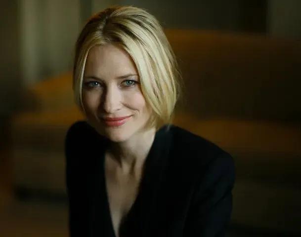 澳大利亚名模写真图片,凯特布兰切特写真红色