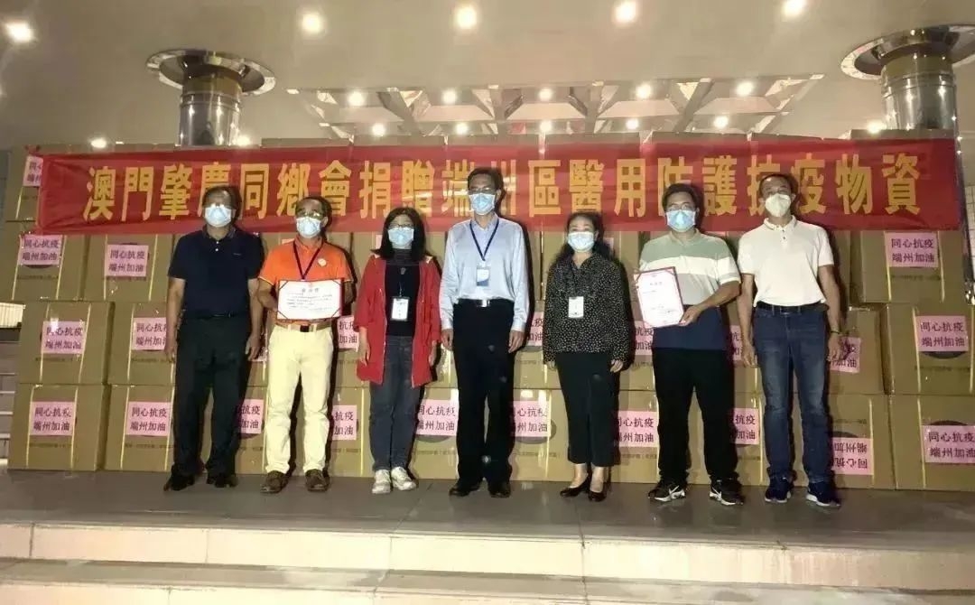 微光成炬战疫爱永不缺席,微光成炬感恩有你