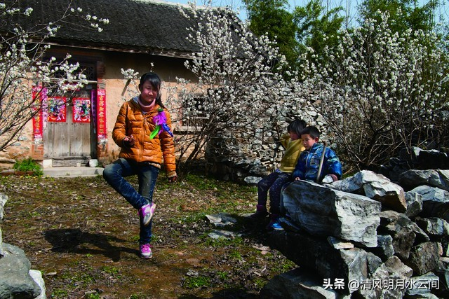 踢毽子的10大好处,踢毽子10分钟相当于慢跑