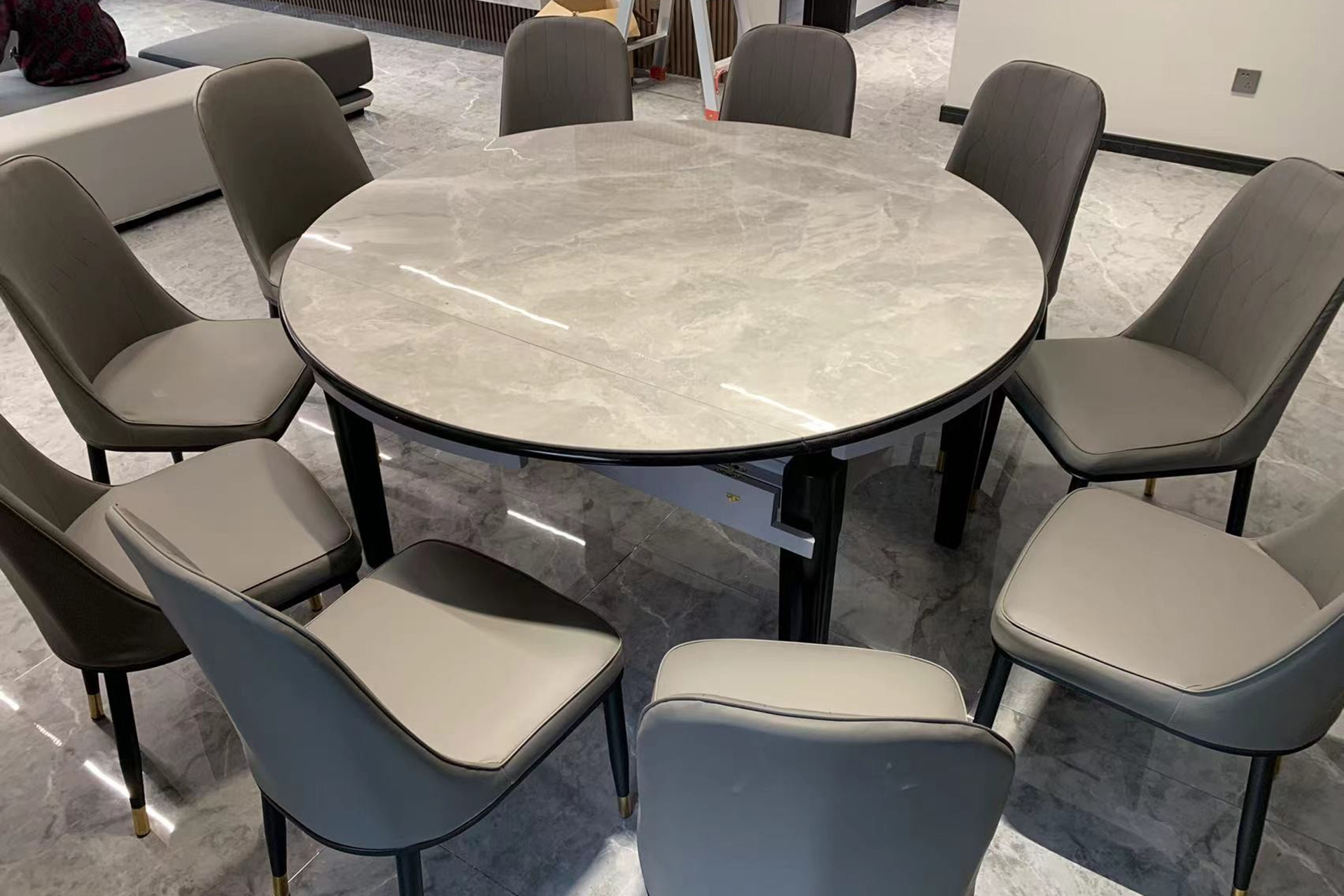 家用餐桌是圆桌好还是方桌好,餐桌方桌和圆桌怎么选