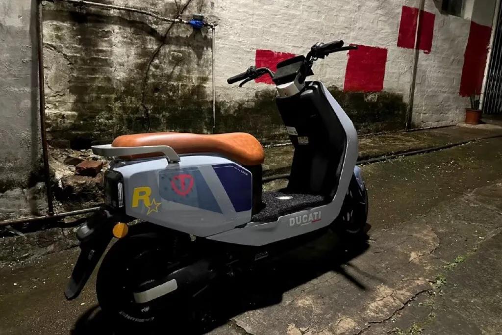 三轮电动车半路没电了应急方法,电动车半路没电了如何让它走起来