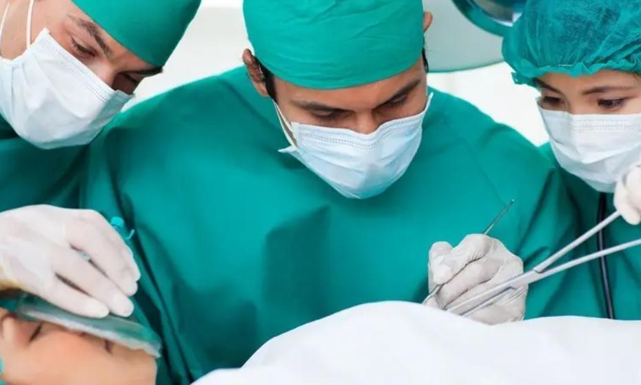 女子因抽脂手术感染身亡,女子抽脂感染去世