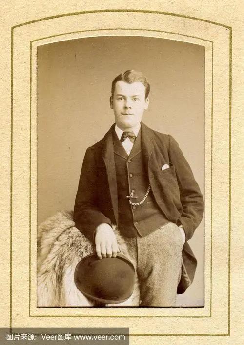 19世纪维多利亚时期服装,维多利亚时期服饰风格的形成原因