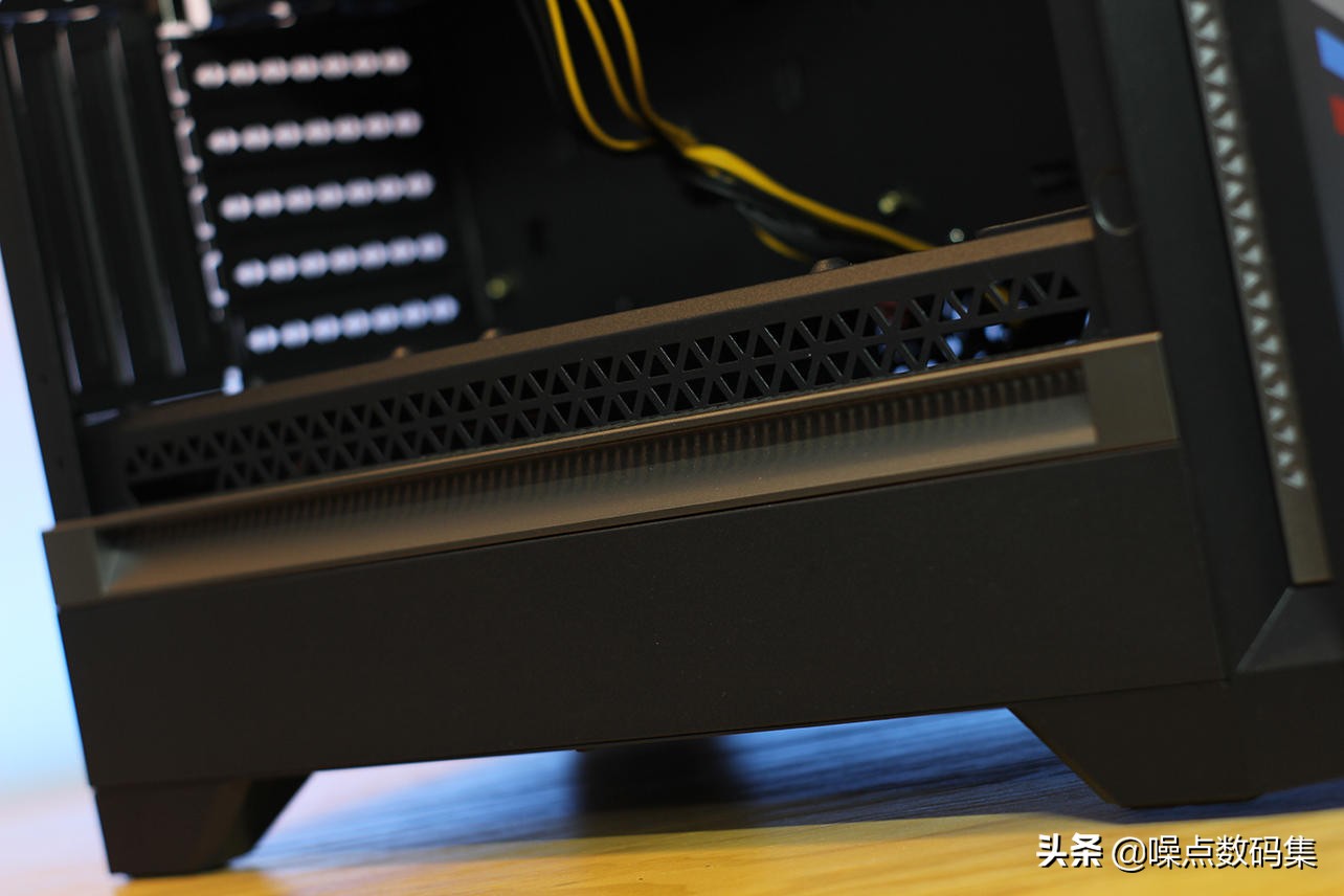 钛3080机箱,价格便宜但是散热很好的机箱