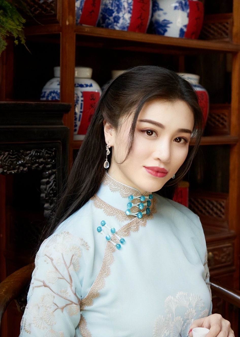 葛天：24岁嫁偶像刘翔，结婚不到1年就离婚，如今过得如何了