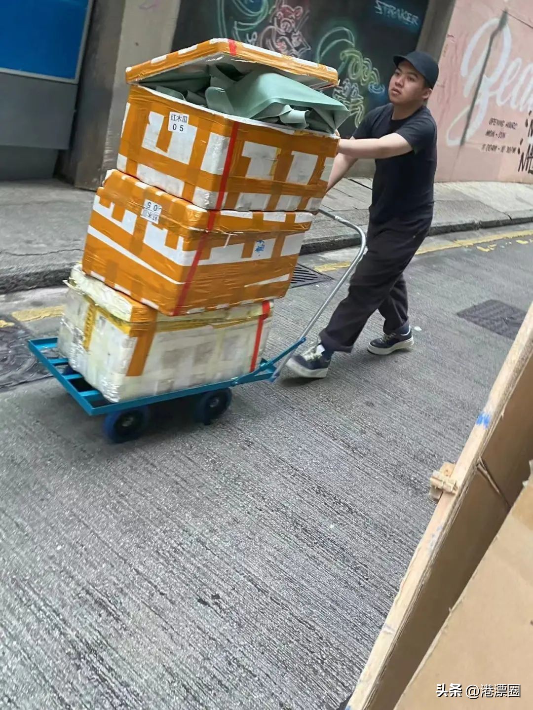 在香港做洗碗工一天能挣多少钱,香港做洗碗工一个月能挣多少钱