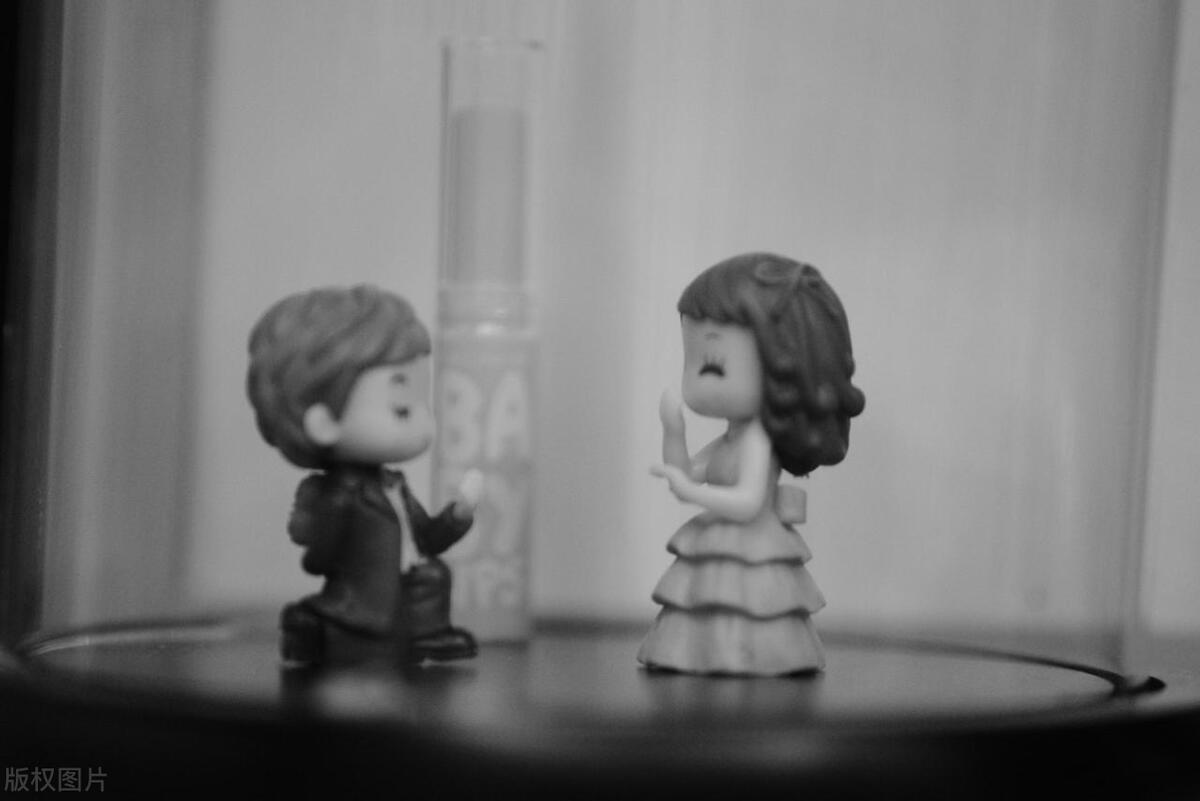 每个人都在抑郁忙碌的文案,抑郁的文案让人想不开的那种