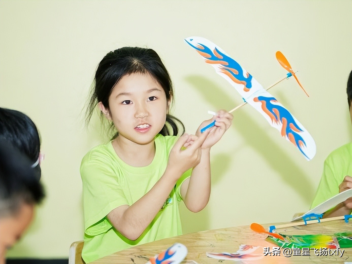 童星飞扬，让梦飞翔！开启一场妙趣横生的航空探索之旅