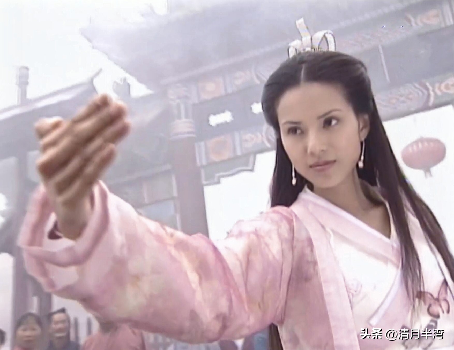 女将军别硬演，把这12位放一起看，矫揉造作与英姿飒爽，差距真大