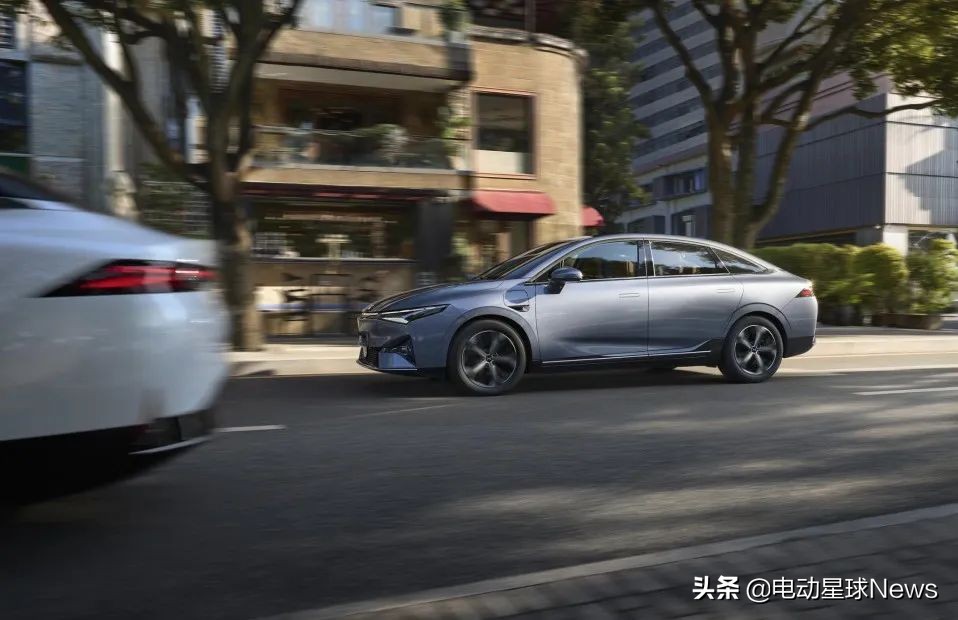 小鹏汽车新政策优惠,小鹏汽车宣布降价对原车主补贴