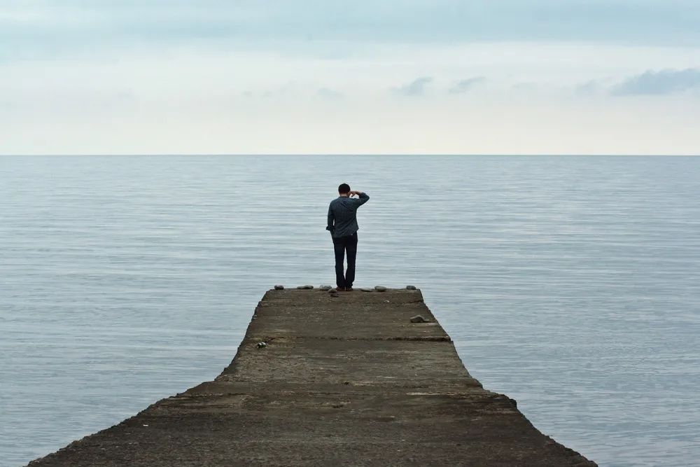 享受孤独是内心强大的一种自律,能享受孤独的人一定是内心强大的