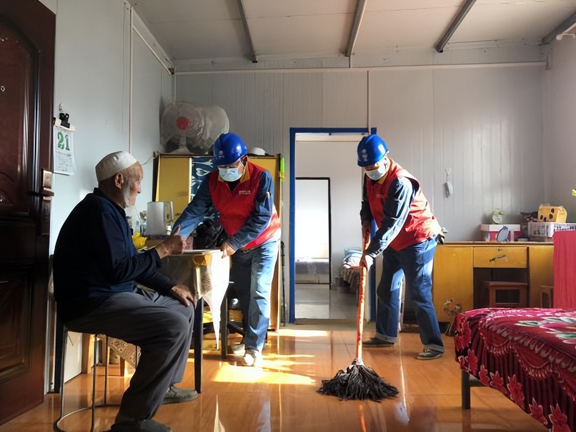 电网公司重阳节慰问离退休干部,电网重阳节
