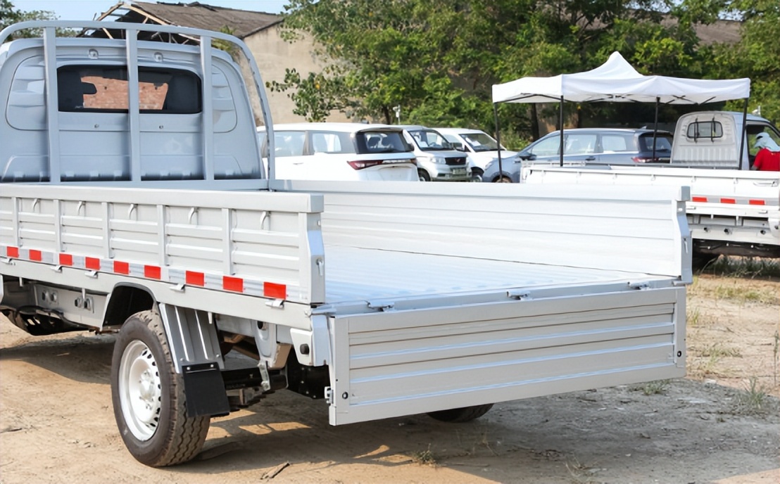 五菱荣光新卡双后轮会增加油耗吗,五菱荣光新卡双后轮买的人多吗