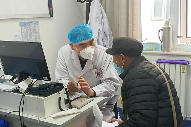 咳嗽变异性哮喘吃什么抗生素,咳嗽变异性哮喘吃止咳药有用吗