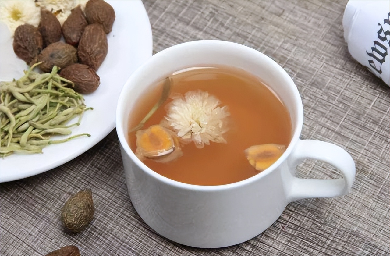 蒲公英和菊花泡水喝有什么好处呢,红枣枸杞蒲公英泡水喝有什么好处