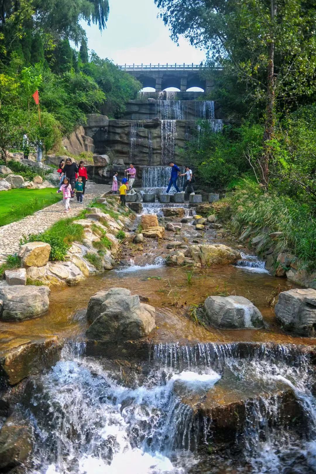 绔崍鑺傛祹鍗楁帹鑽愭父鐜╃殑鍦版柟,娴庡崡绾㈠彾璋风鍗堝ソ鐜╁悧