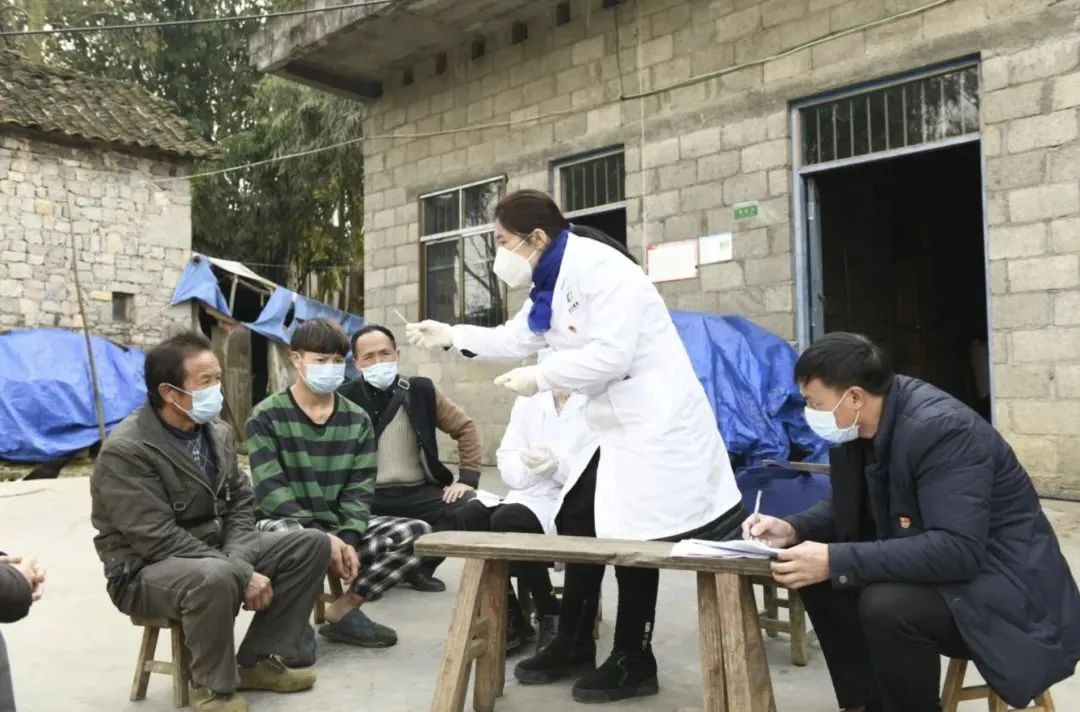 中国医师节致敬生命的守护者,中国医师节公益献礼