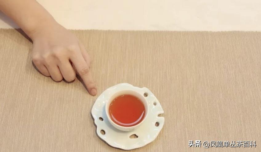 领导茶桌礼仪之叩手礼,茶桌上的礼仪喝茶入门必备宝典