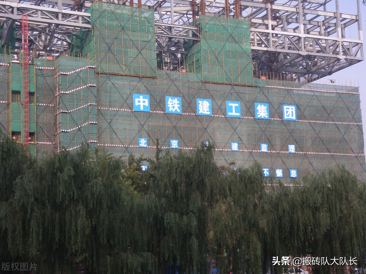 开发商躺平！建筑行业内卷！2022年后半年，行业发展有无转机？