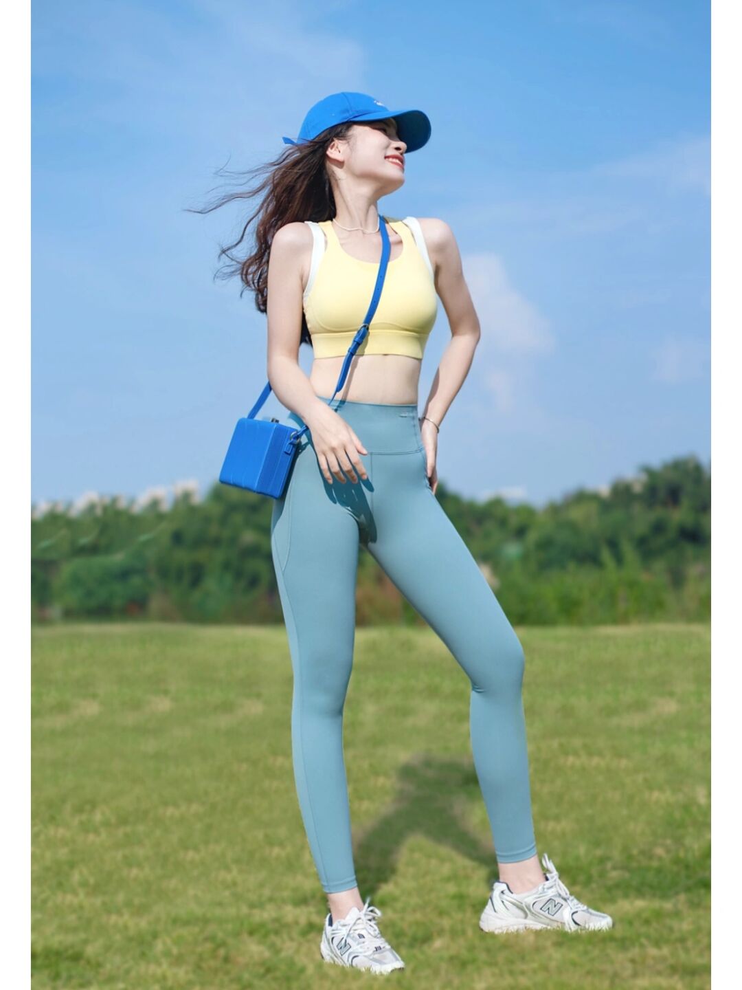 瑜伽裤高腰怎么选择,瑜伽裤到底选紧身还是宽松的好看