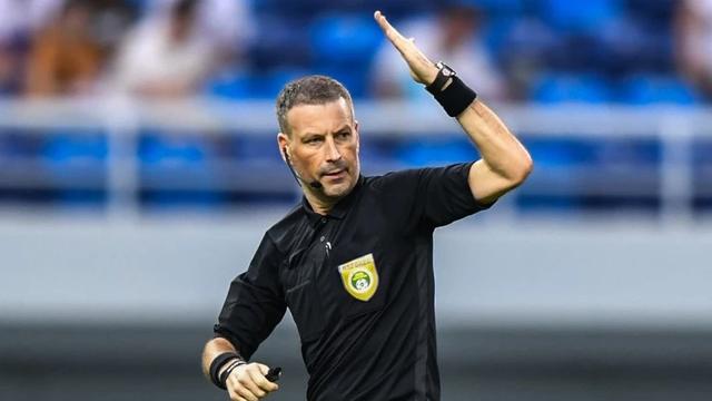 足球停表和补时,足球赛场上死亡的球员