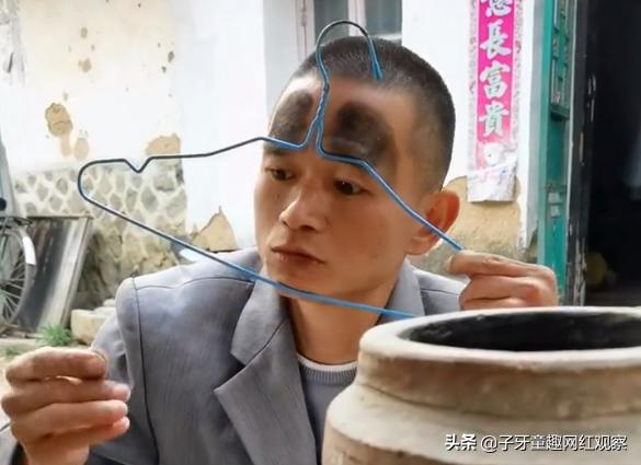 迷茫哥：抽屉里种菜，镜子贴膏药，各种神奇操作笑翻网友