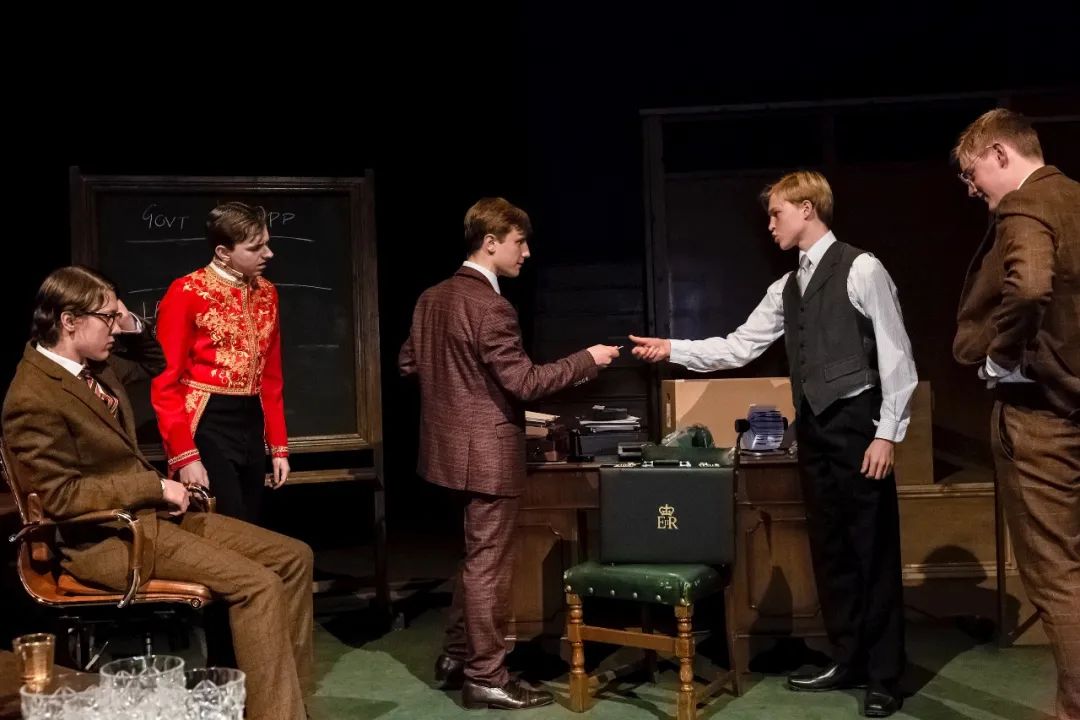 拉德利公学位置,拉德利公学纪录片