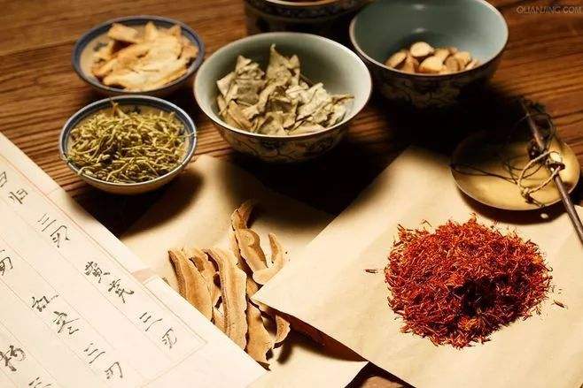 更年期头痛中医怎么调理,更年期女人头疼怎么回事