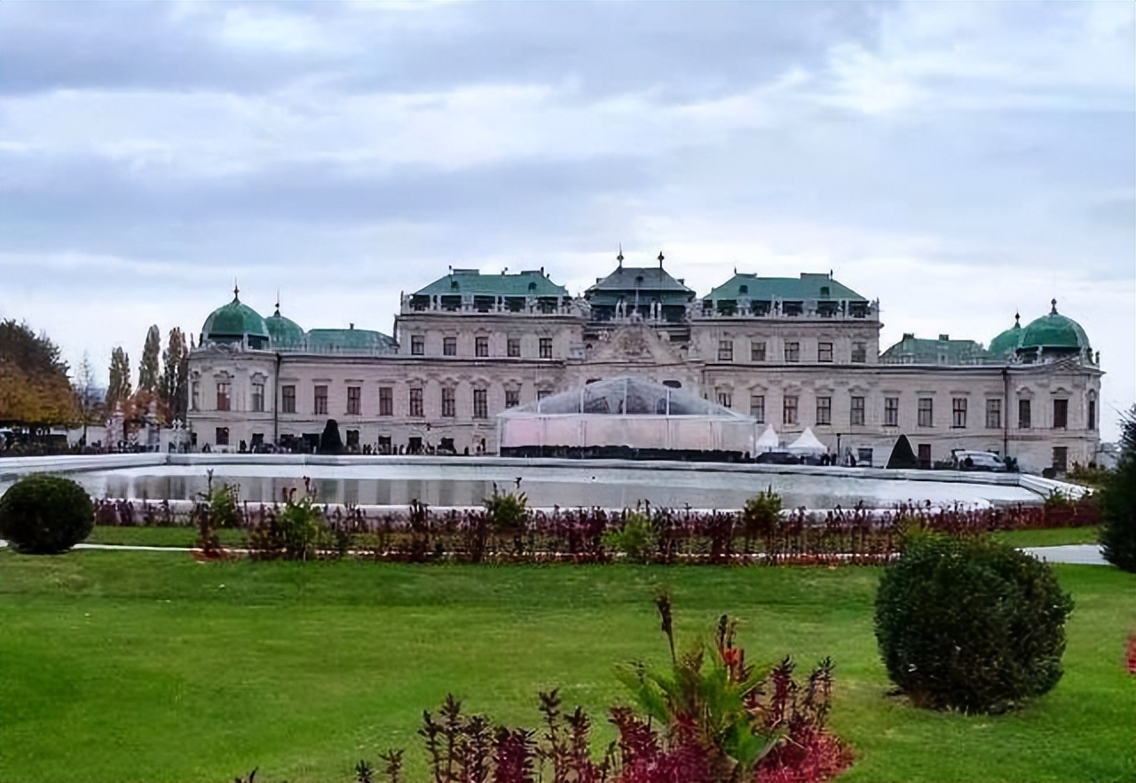 唐嫣亿万富豪,唐嫣天价手机壳图片