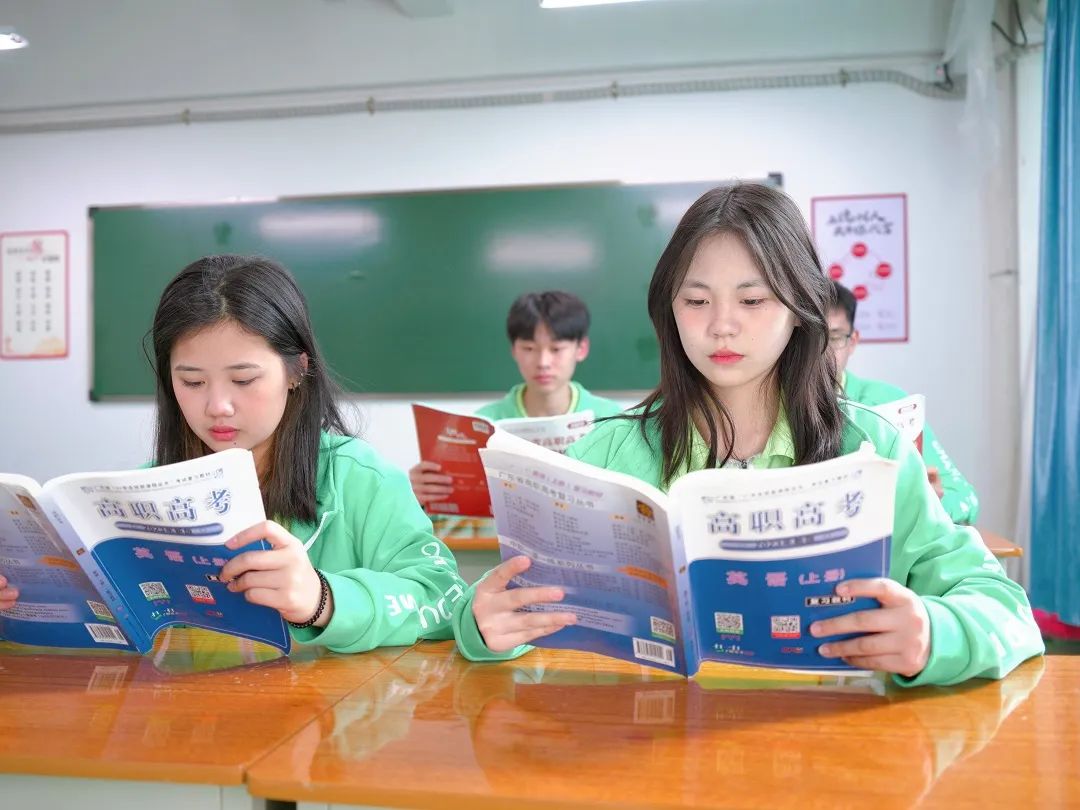 珠海市创沃中等职业学校地图,珠海创沃中等职业学校公告栏