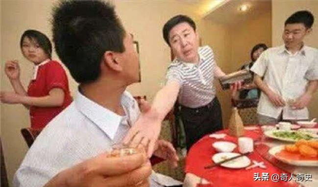 鲁豫采访中原酒神张政完整视频,酒神张政现在在做什么工作