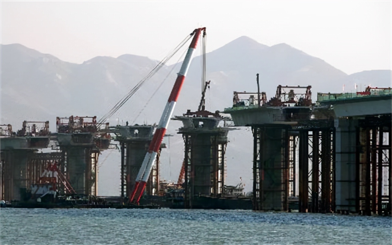 深圳湾大桥钢缆,深圳湾公路大桥钢缆折断