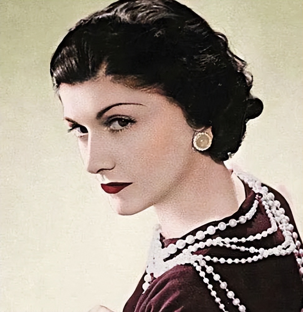 奥黛丽赫本到底哪方面如此吸引人,奥黛丽赫本十大经典人物
