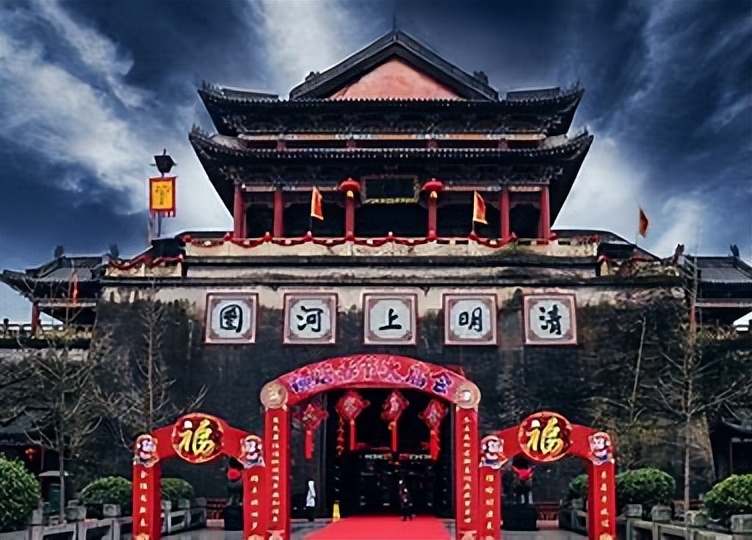 “出*身卖**体”日赚3000元，横店20万群演美女如云，却成为懒汉天堂