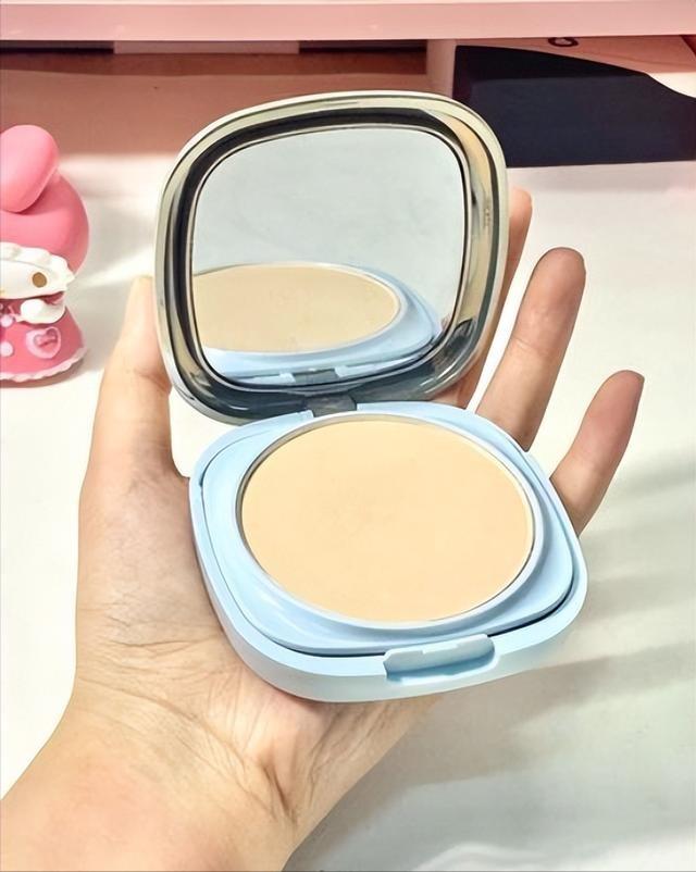 戴口罩不脱妆的定妆喷雾,戴口罩脱妆的正确方法