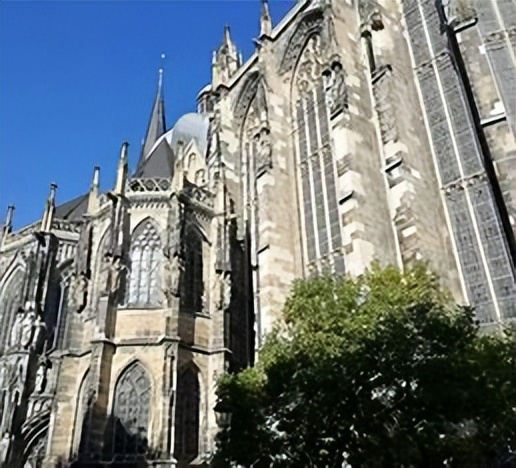 中世纪四种建筑样式和特点,中世纪罗曼风格建筑特点