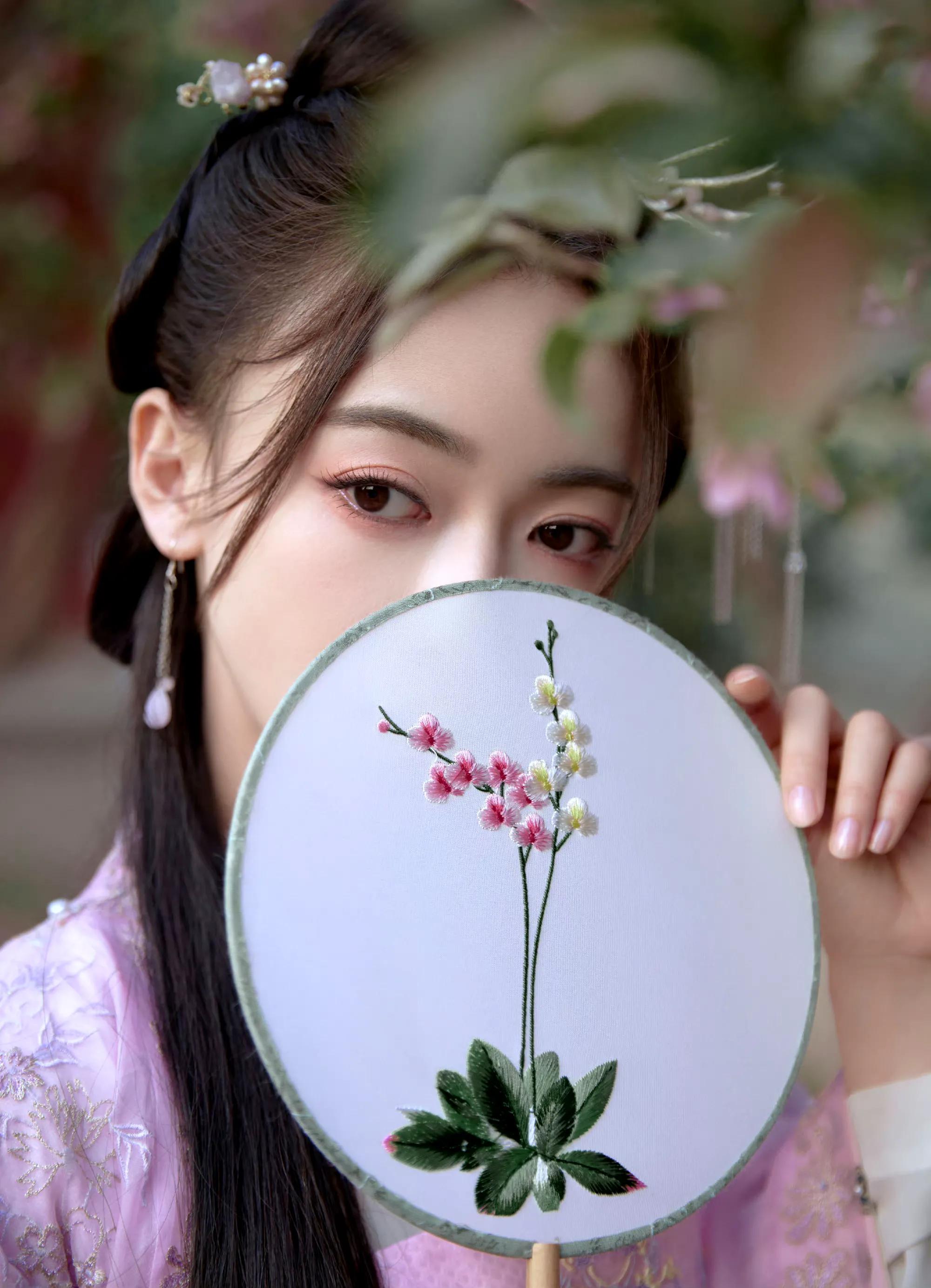 吴谨言汉服开封,吴谨言古装图推荐