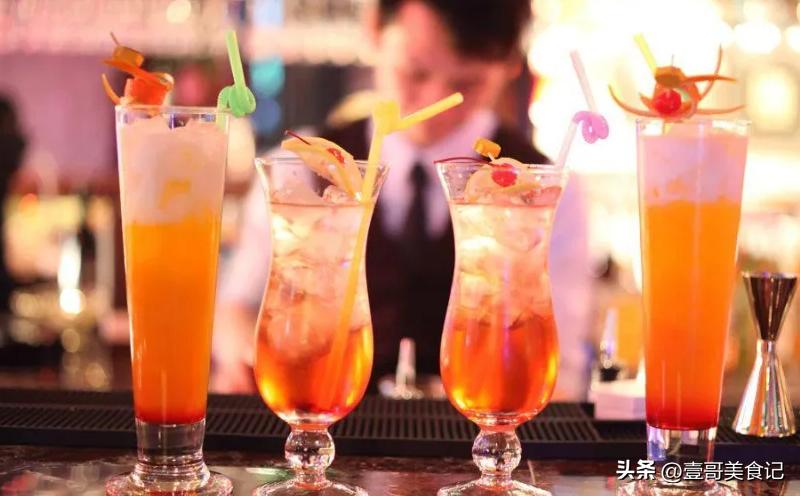 伏特加是世界三大蒸馏酒之一吗,伏特加酒精相当于中国酒多少度