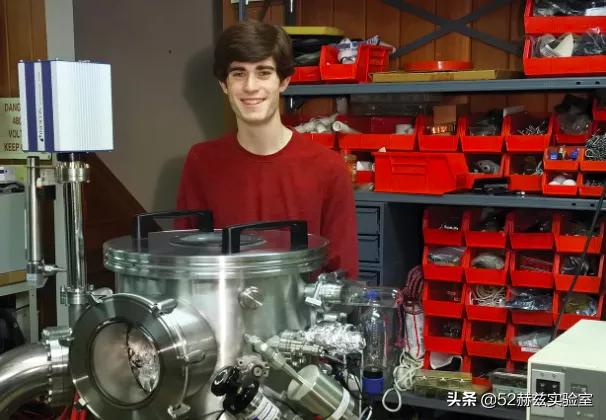 22岁小伙在家造芯片,美国22岁小伙在家做芯片