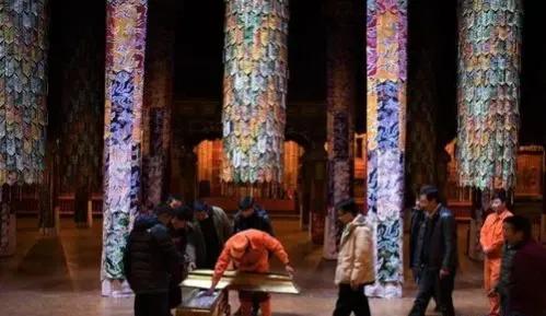 希特勒和苏联专家在布达拉宫底下寻找什么?