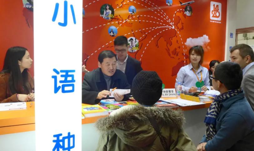 毕业生5年后年薪排行，前十名都很意外，选错专业的学生后悔不已