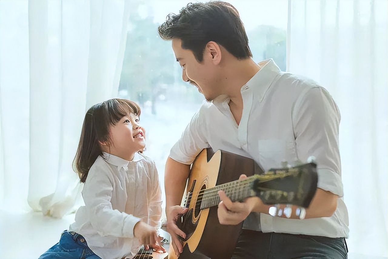 女儿爱爸爸的原因,女儿爱粘老爸是什么原因