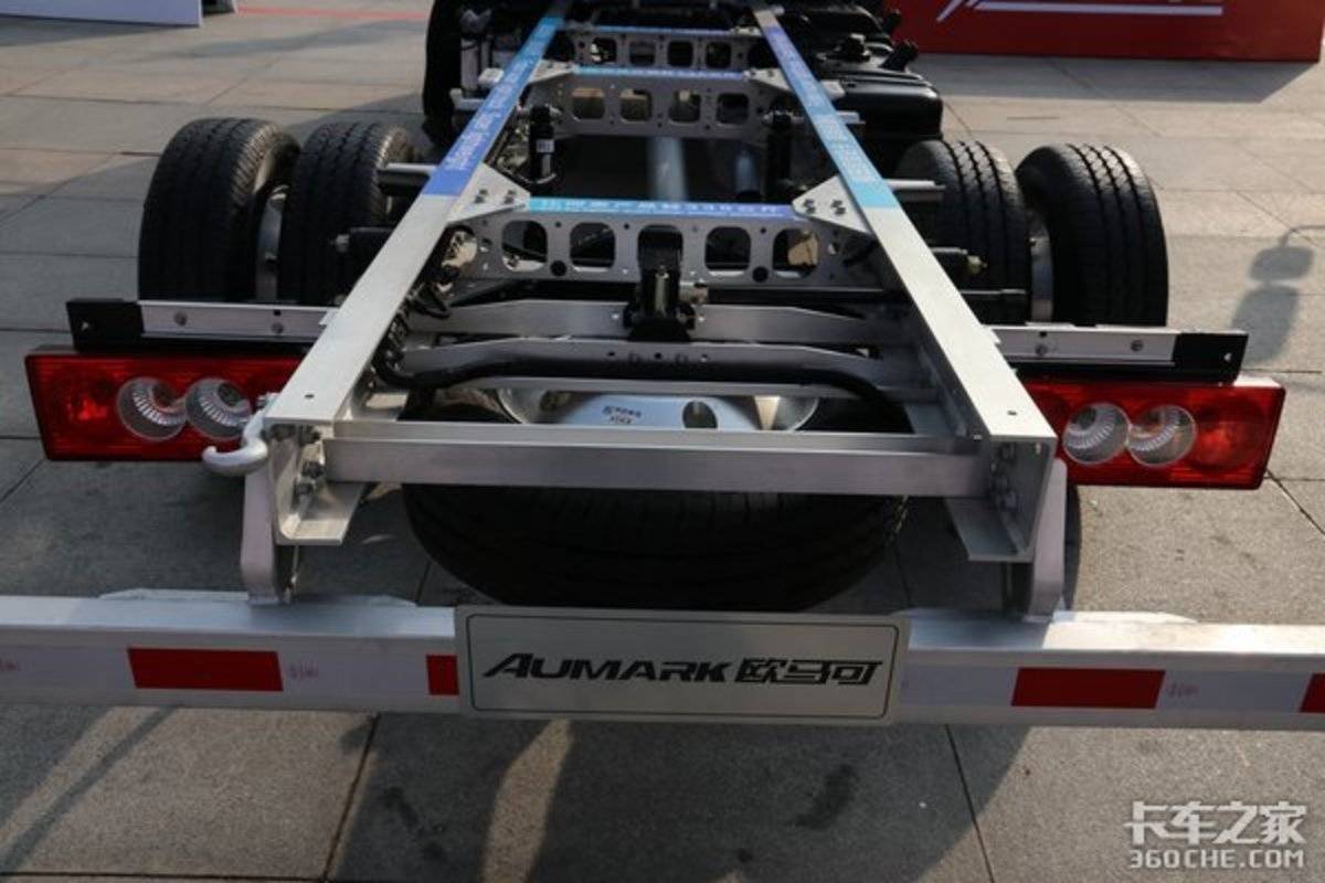 燕尾梁跟直通大梁哪个贵,轻卡燕尾梁和直通大梁区别