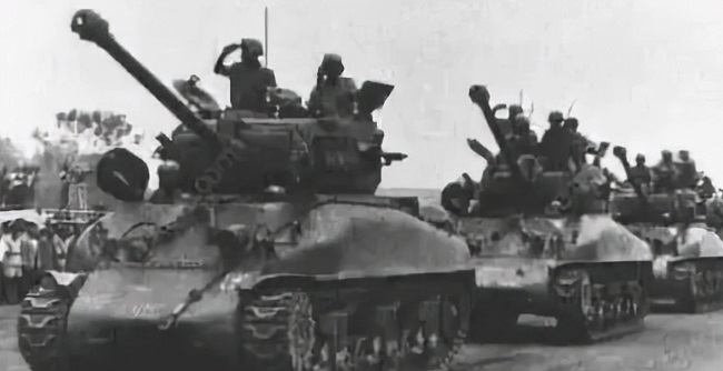 非洲一国买东方神秘坦克，不久扭转战场局势，战胜非洲两大强国