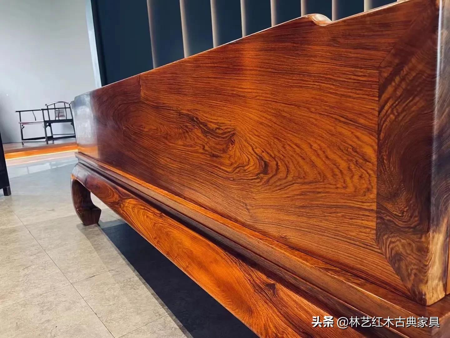 十八世纪黄花梨独板围子床图片,三围罗汉床黄花梨