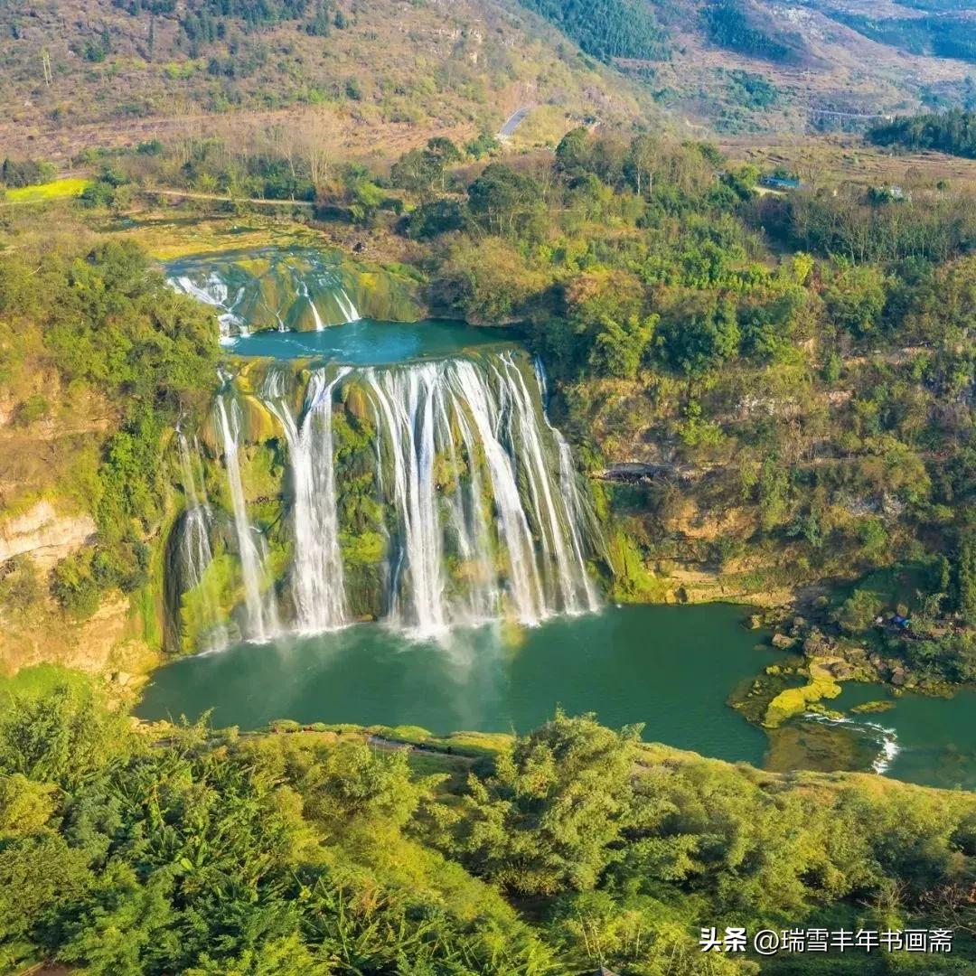 巨大瀑布黄果树，水势浩大黄桷树，欢迎好友们观赏点评啊